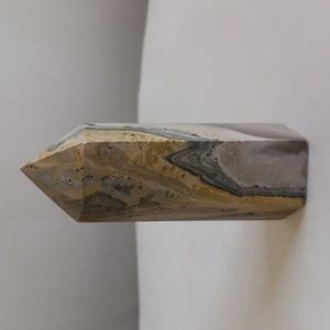 Polychrome jasper crystal tower. 234g.